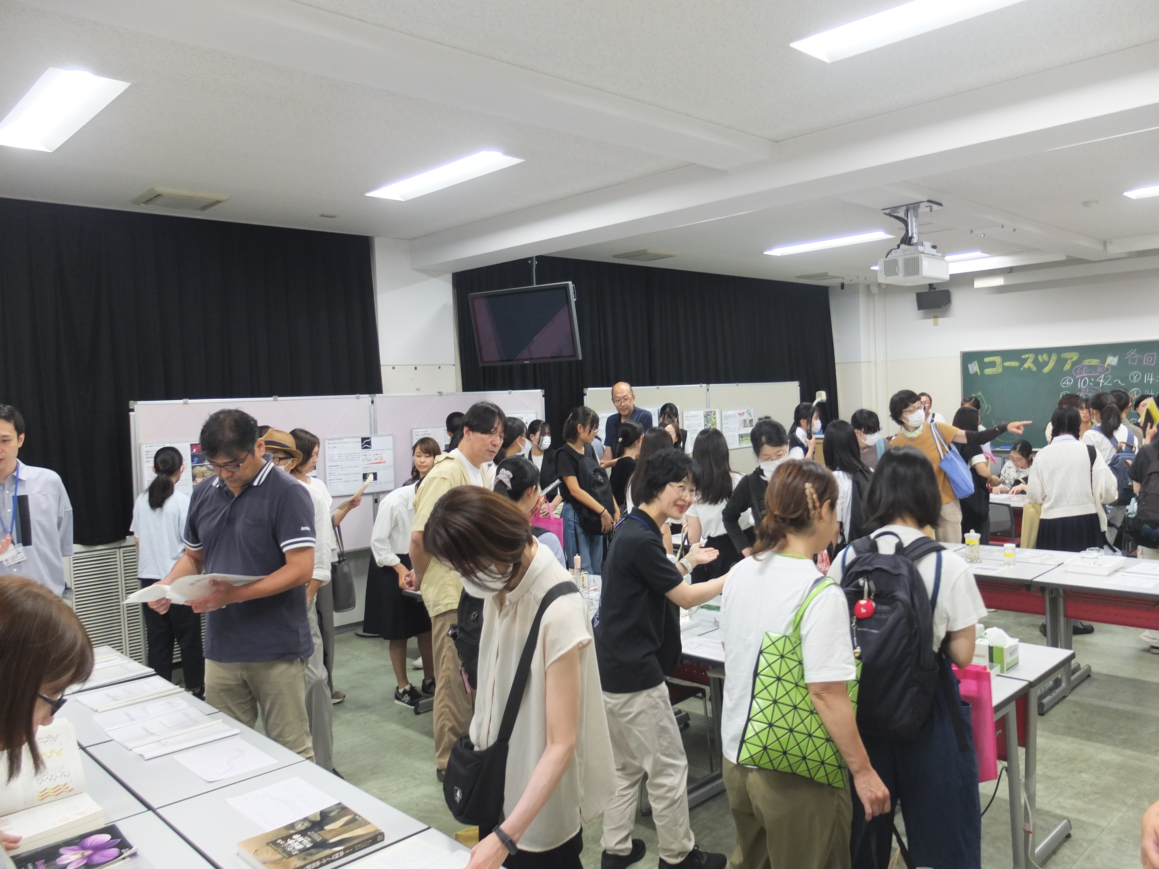 写真：理学部展示